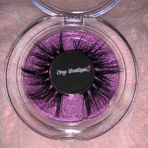 our 25mm lashes.